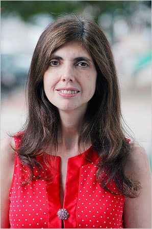 <strong> لوسيت لنيادو</strong>