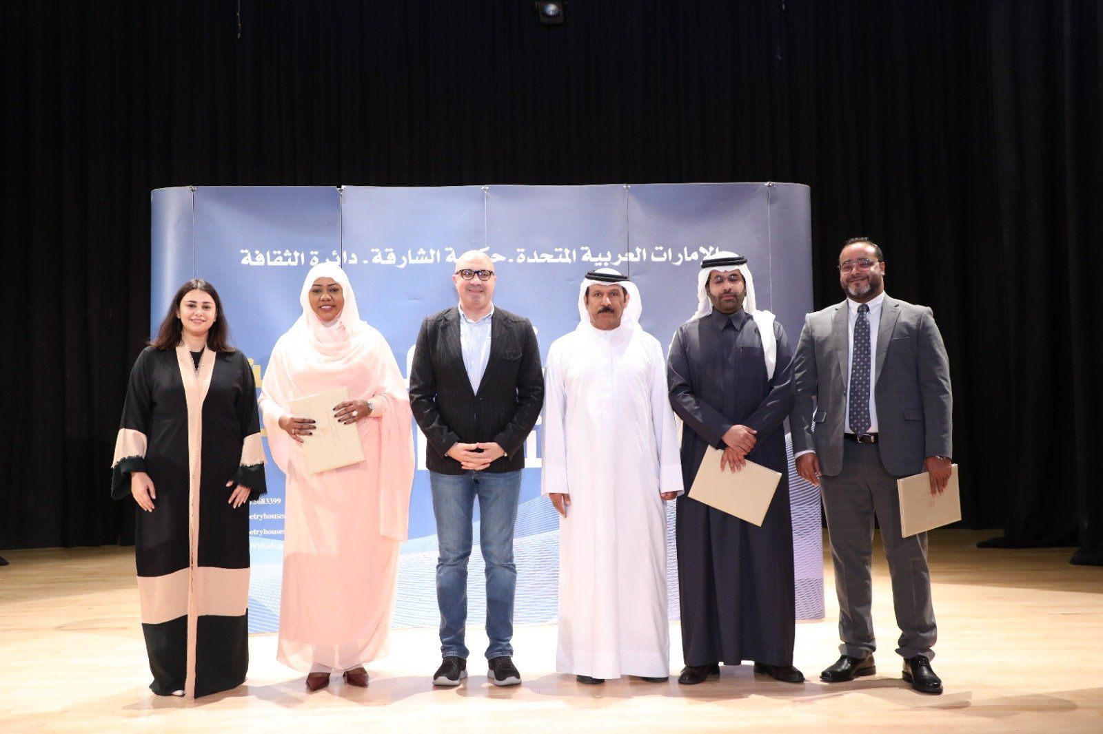 الشاعر محمد البريكى يكرم الشعراء