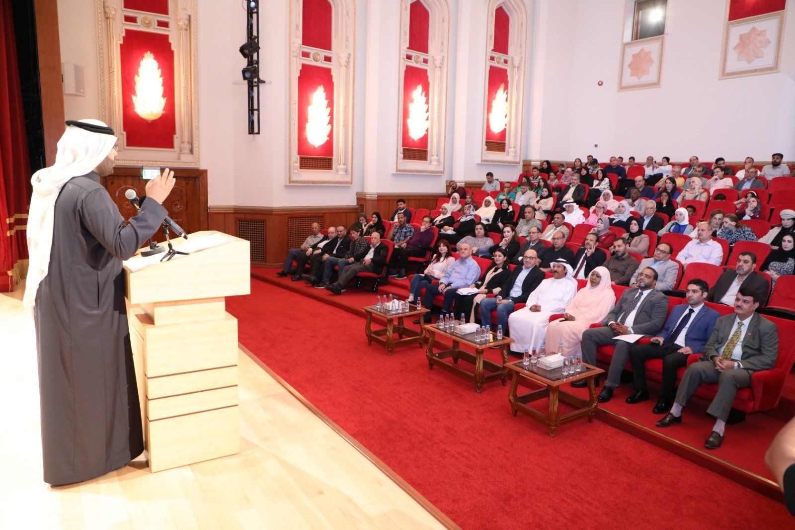 خلال الأمسية الشعرية ببيت الشعر