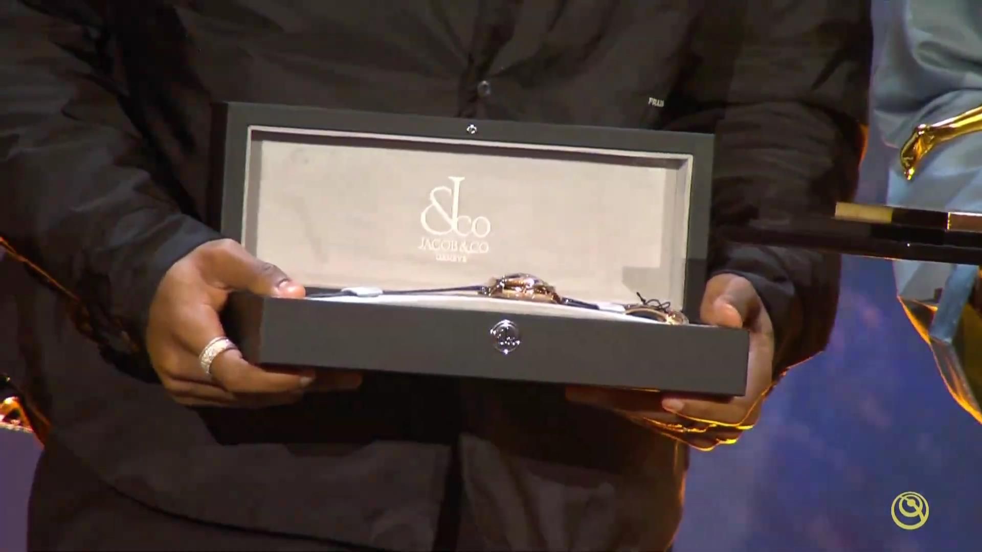 ساعة لامين يامال