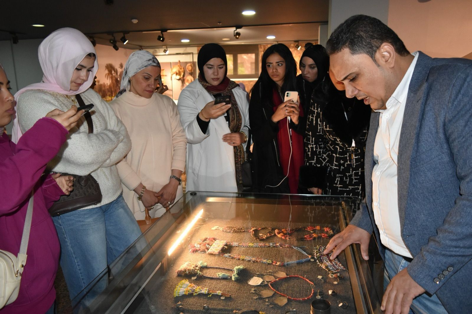 زيارات ضمن مبادرة فرحانين بالمتحف الكبير زيارات ضمن مبادرة فرحانين بالمتحف الكبير