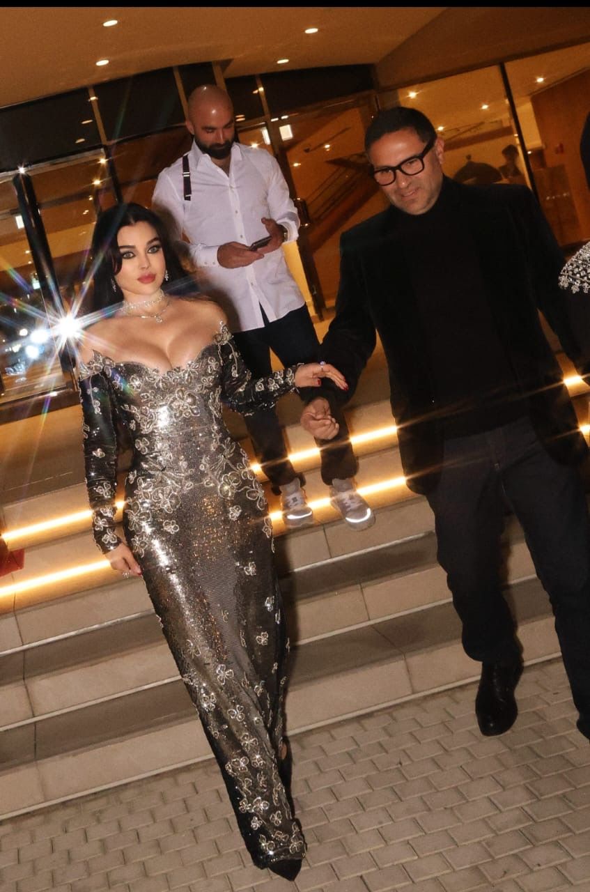 هيفاء وهبي تتألّق في ليلة رأس السنة.. حفل كامل العدد في أبو ظبي وتفاعل جماهيري رائع