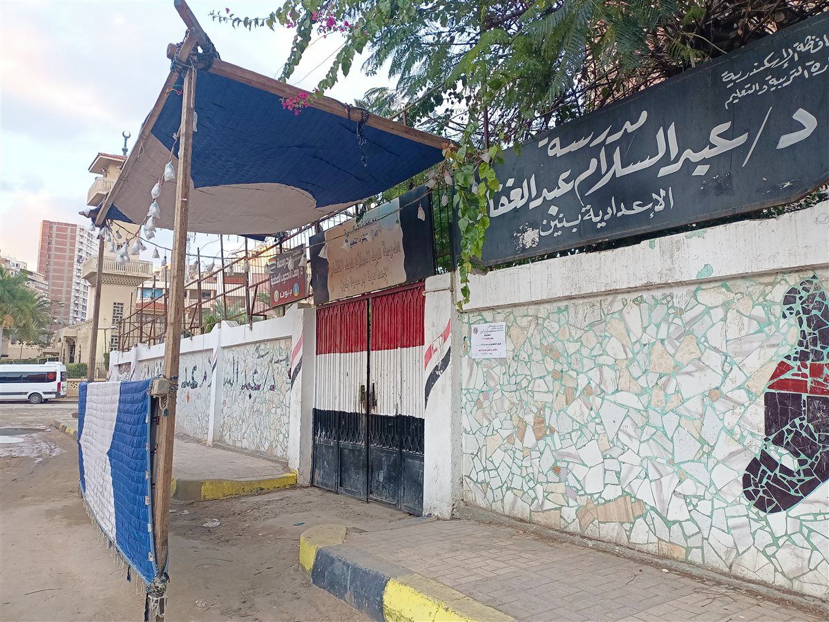 جانب من اللجان 