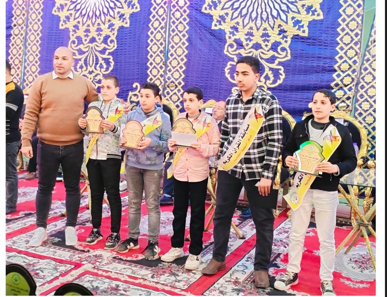 تكرم الحافظين لكتاب الله تكرم الحافظين لكتاب الله