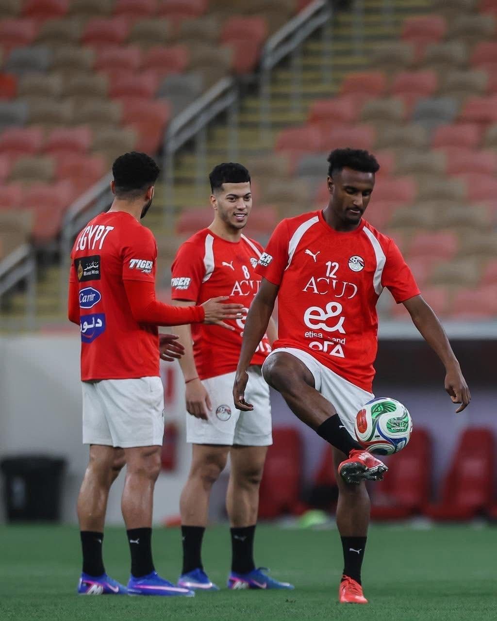 إمام عاشور وهيثم حسن فى تدريبات المنتخب إمام عاشور وهيثم حسن فى تدريبات المنتخب