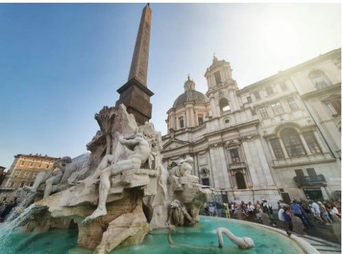 نافورة الأنهار الأربعة للفنان برنيني في ساحة نافونا بروما