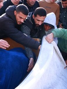 جانب من التشييع