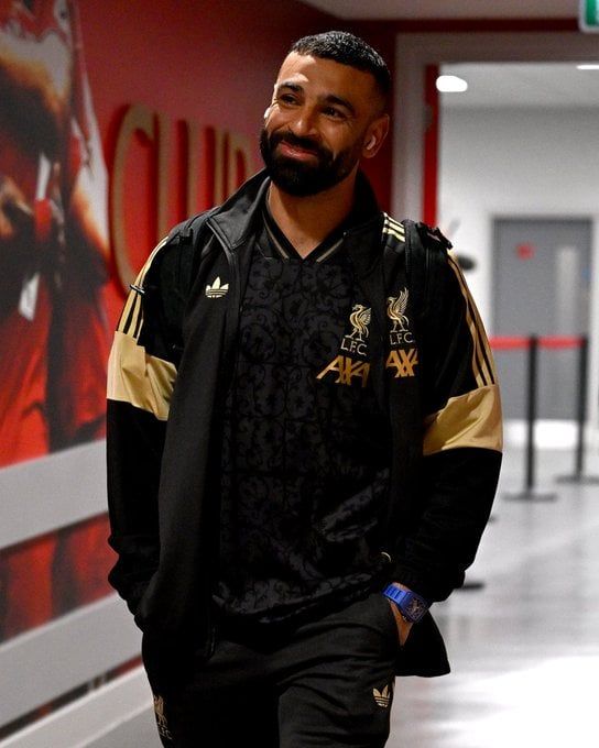 وصول محمد صلاح إلى انفيلد (1) وصول محمد صلاح إلى انفيلد (1)