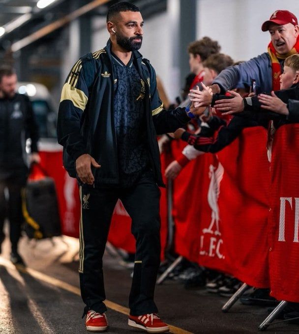 وصول محمد صلاح إلى انفيلد (2) وصول محمد صلاح إلى انفيلد (2)