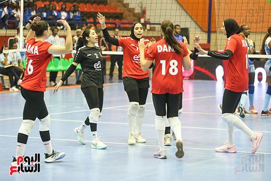 الأهلى يهزم الكحول الإثيوبى (13)