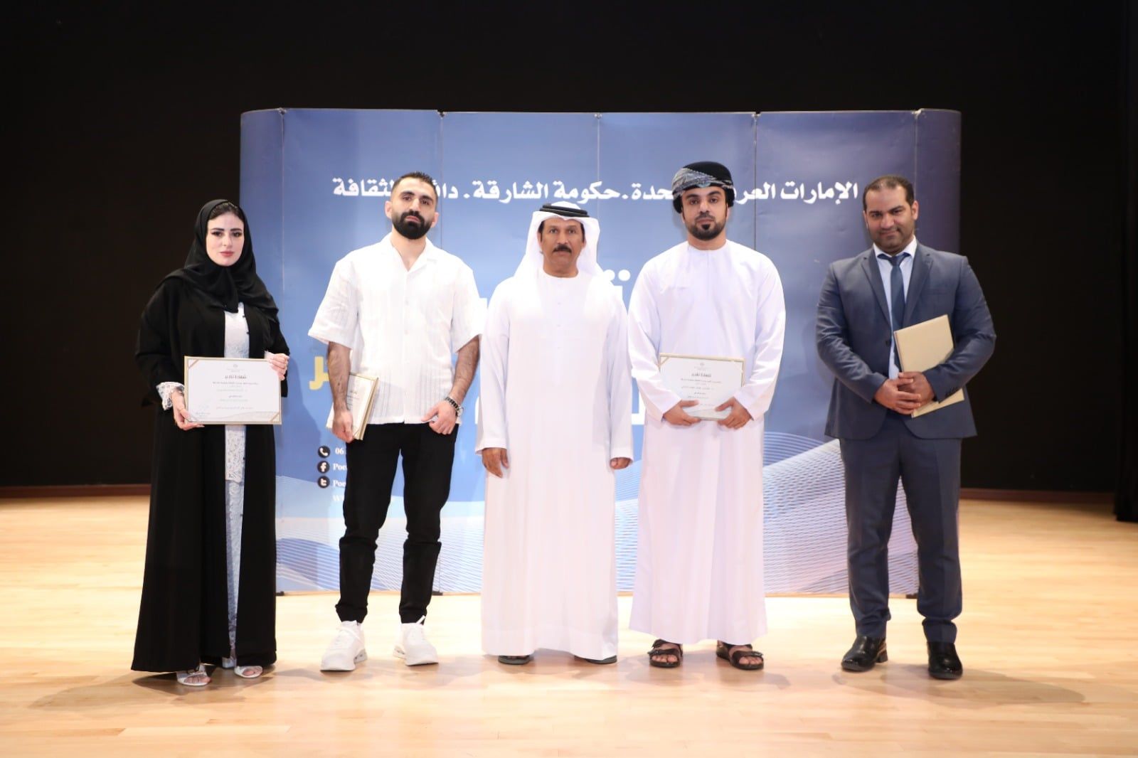 الشاعر محمد البريكى يكرم الشعراء