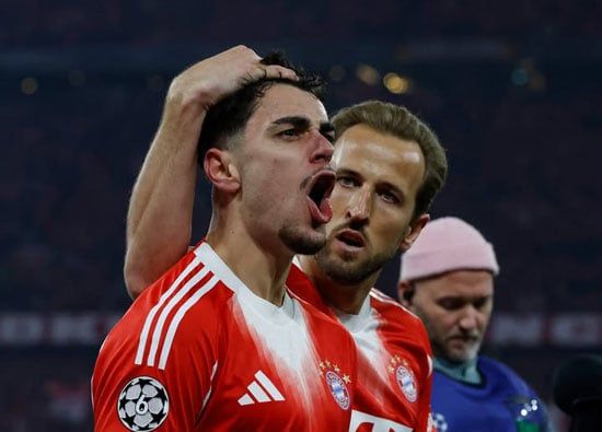 احتفال ألكسندر بافلوفيتش بالهدف احتفال ألكسندر بافلوفيتش بالهدف