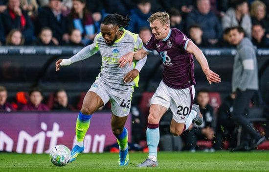 مباراة بيرنلى ومانشستر سيتى