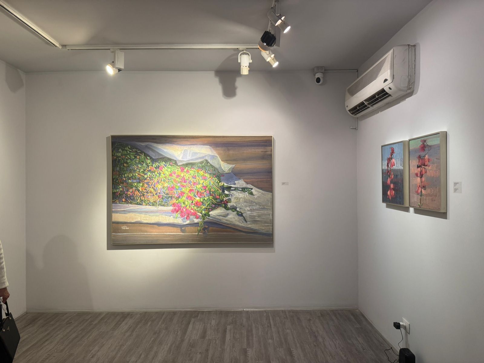 لوحة فنية من معرض نبض خفي