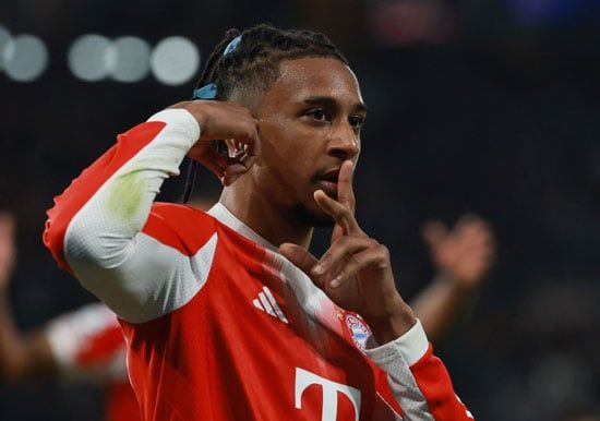 احتفال مايكل أوليس بالهدف