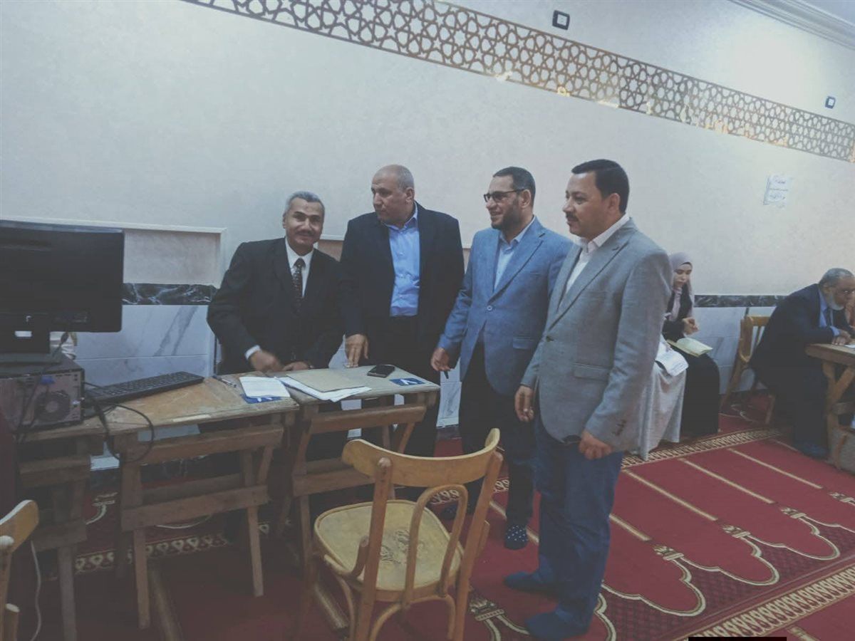 جانب من أعمال الامتحانات الشفهية الإلكترونية