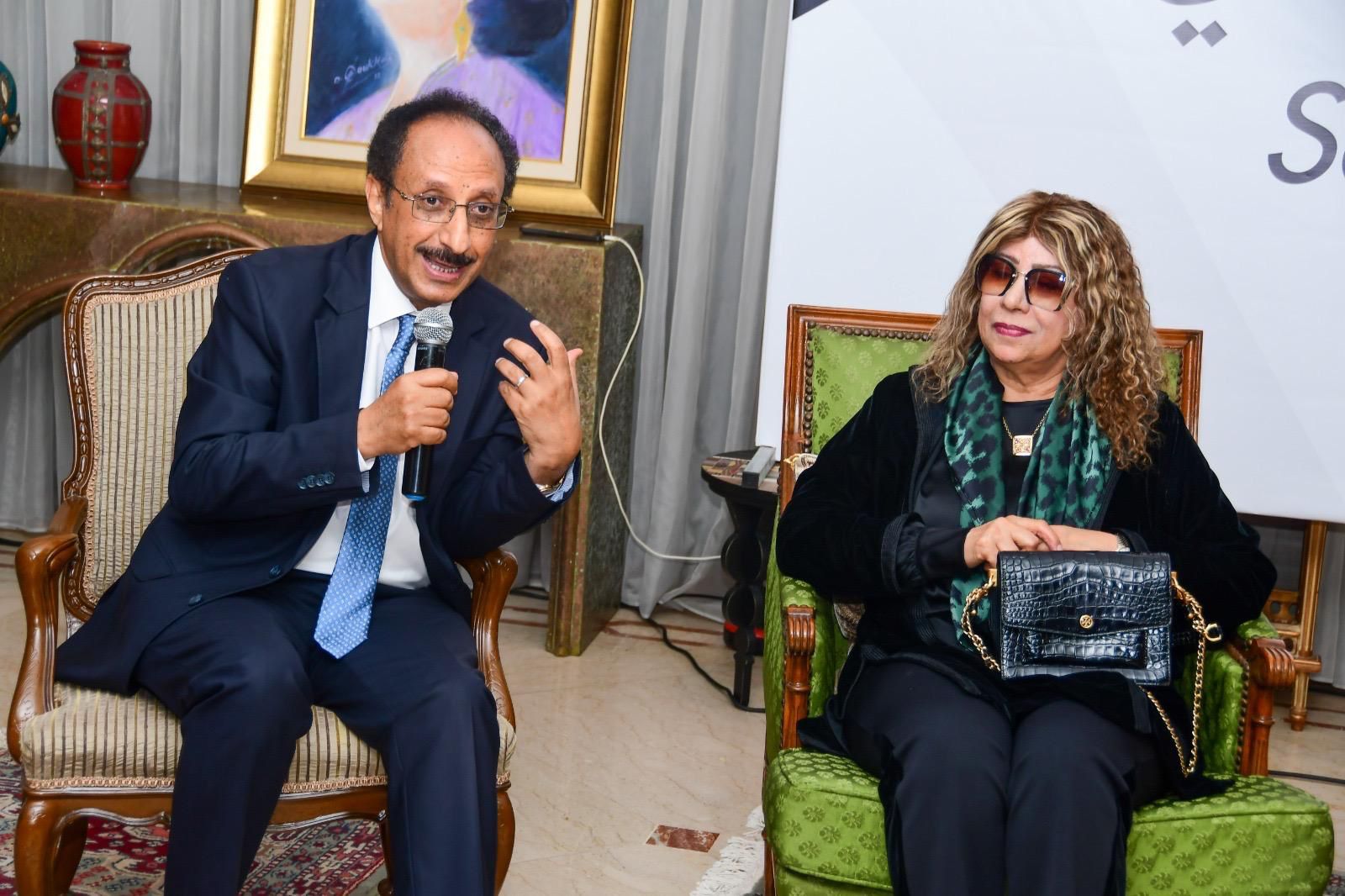 جانب من الصالون الثقافي
