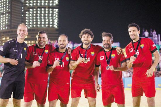 كبار النجوم يشركون فى الاحداث