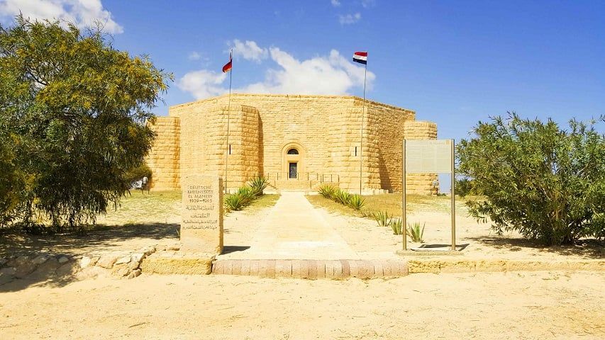 المقابر