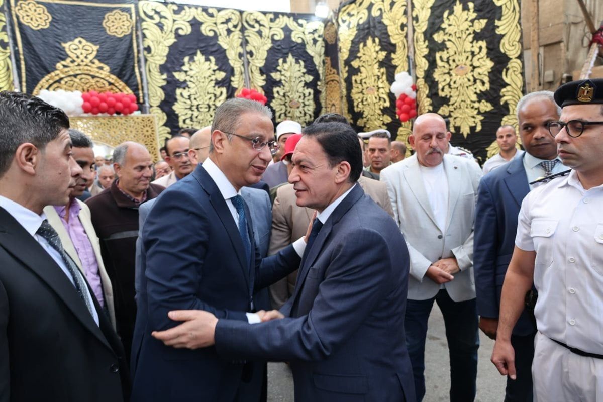 محافظ الجيزة يؤدي صلاة عيد الأضحى بساحة مسجد مصطفى محمود