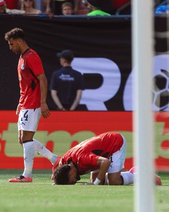 سجدة زيكو بعد الهدف سجدة زيكو بعد الهدف