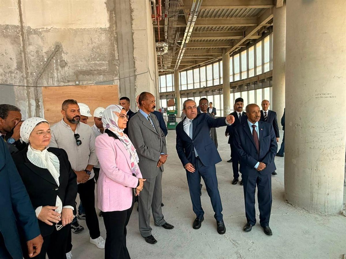 جولة رئيس إريتريا فى العاصمة الجديدة