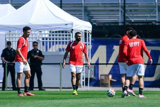 صلاح وحمدى فتحى خلال التدريبات