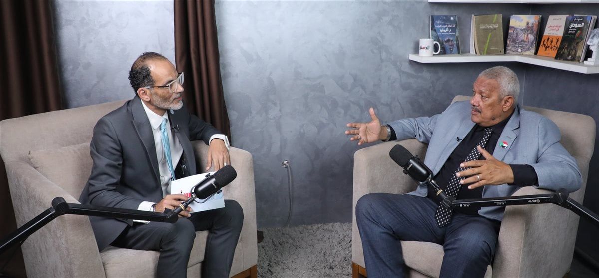  اللواء الدكتور أمين إسماعيل مجذوب خلال استضافته في بودكاست “هنا السودان من القاهرة” 