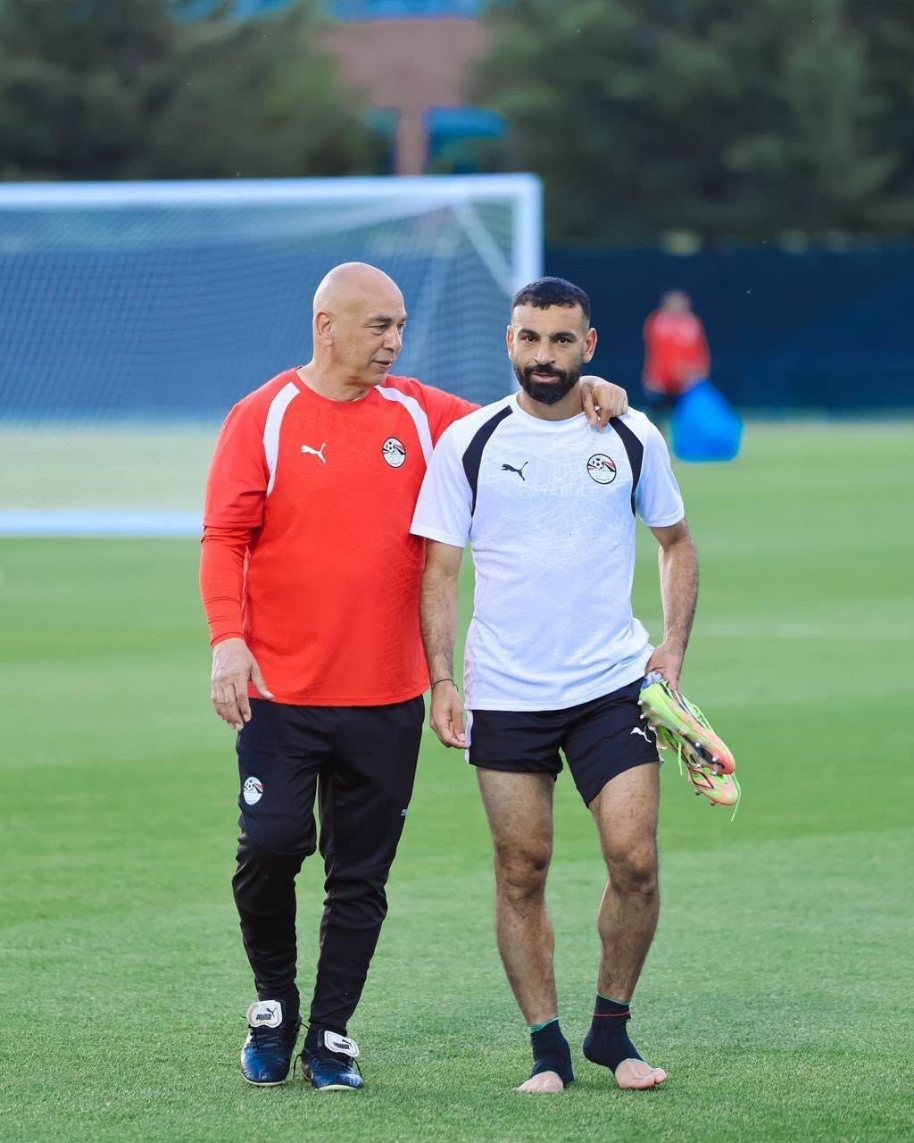 محمد صلاح وحسام حسن في تدريب منتخب مصر