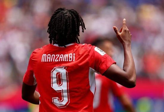 مانزامبي صاحب الهدف الأول لمنتخب سويسرا