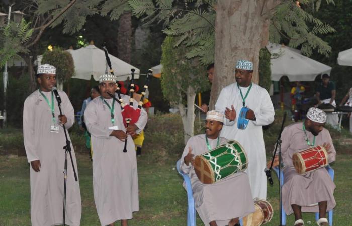 إقبال
      جماهيرى
      على
      عروض
      وأنشطة
      "بكرة
      أحلى
      بينا"..
      صور