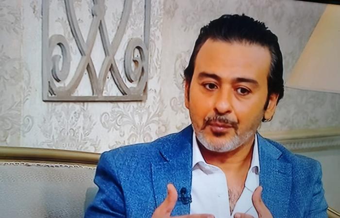 أحمد
      عزمي
      باكيًا:
      حسيت
      إني
      السبب
      في
      وفاة
      أمي..
      وقررت
      مشربش
      تاني
      عشانها