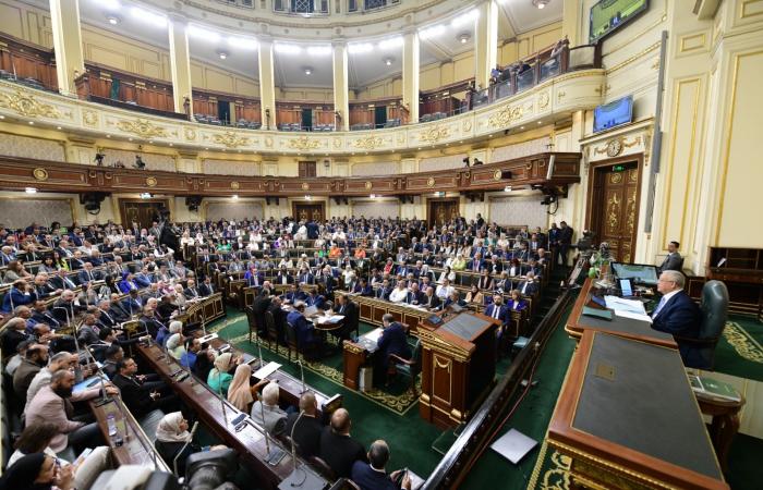 النائب
      محمود
      سعد
      لـ
      تحيا
      مصر:
      التحول
      للدعم
      النقدى
      «إحساس
      من
      الحكومة
      بالمواطن»