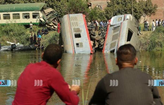 وزير
      النقل
      يصدر
      قرارًا
      بالتحقيق
      فى
      واقعة
      انقلاب
      قطار
      بضائع
      على
      طريق
      الواحات