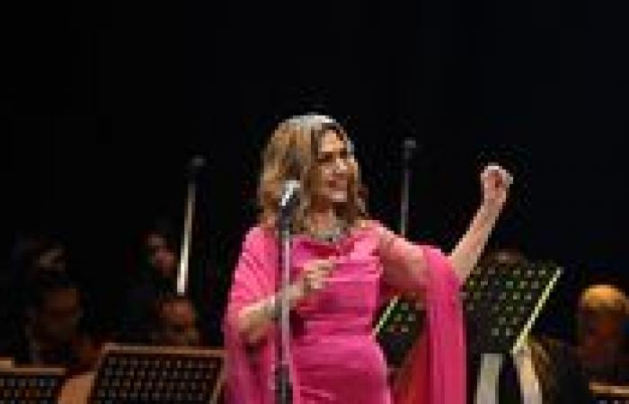 الفنانة
      نادية
      مصطفى
      بحفل
      غنائي
      بمهرجان
      الموسيقى
      العربية
      بأوبرا
      الإسكندرية