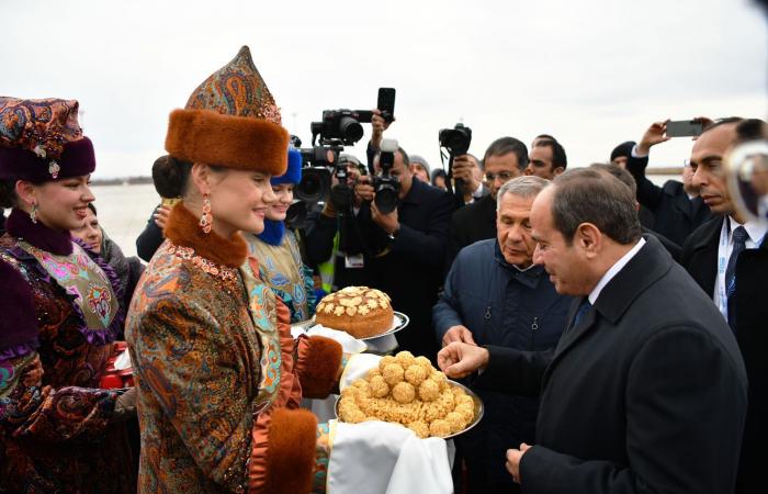 في
      اليوم
      الأول..
      نشاط
      مكثف
      للرئيس
      السيسي
      على
      هامش
      قمة
      البريكس
      في
      روسيا