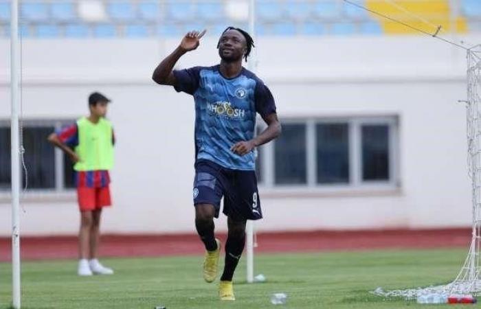 لاعب
      بيراميدز
      يغادر
      معسكر
      الفريق
      في
      الإمارات
      بشكل
      مفاجئ
      قبل
      مواجهة
      سيراميكا