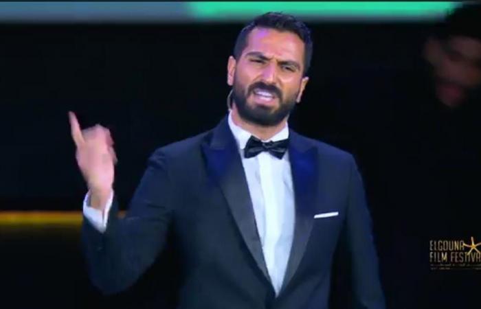 محمد
      الشرنوبي
      يقدم
      ميدلي
      من
      أغنيات
      الأفلام
      في
      حفل
      افتتاح
      مهرجان
      الجونة