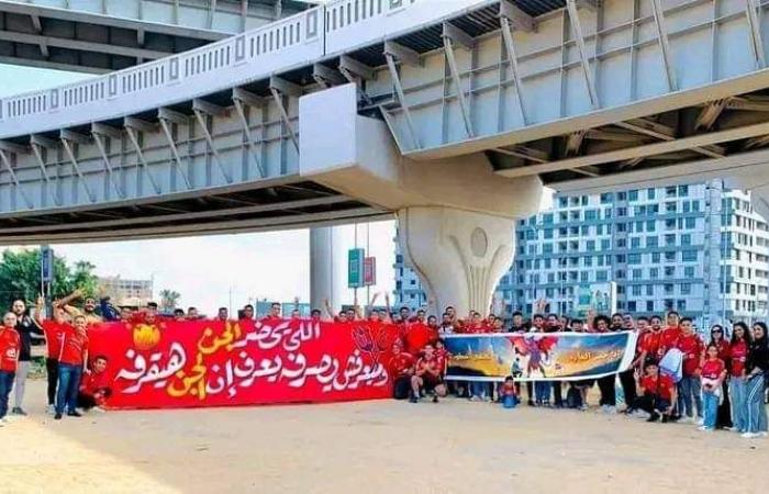 كأس
      إنتركونتيننتال..
      جماهير
      الأهلي
      أمام
      بوابات
      استاد
      القاهرة
      قبل
      مباراة
      العين
      الإماراتي