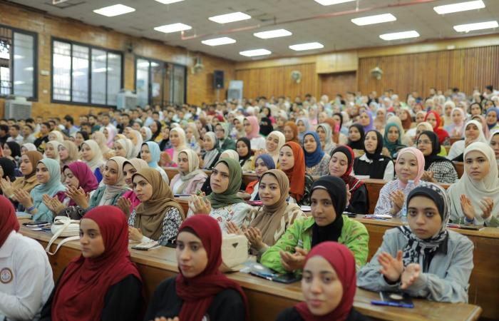 جامعة
      دمنهور
      تطلق
      فعاليات
      منتدى
      "سلامة
      الغذاء
      والأمن
      القومي"..
      صور