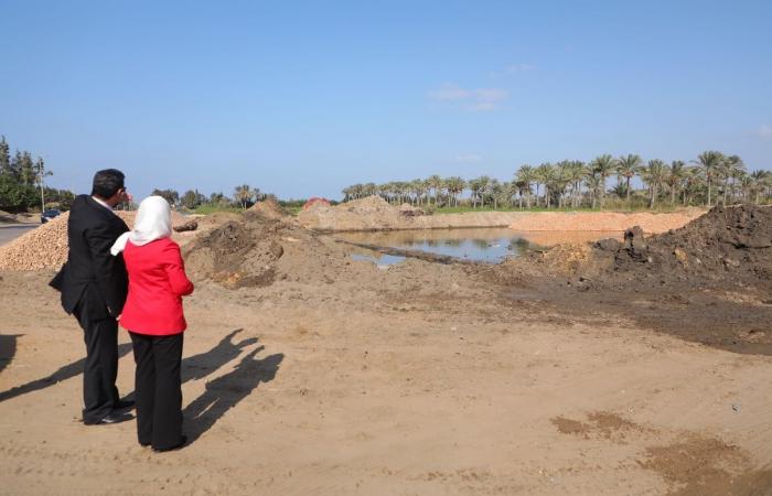 محافظ
      دمياط
      يتفقد
      تغطية
      ترعة
      السنانية..
      صور