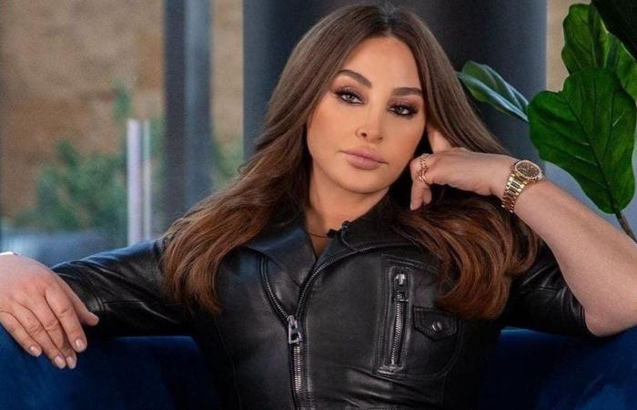 إليسا
      تحيي
      حفلاً
      غنائيًا
      في
      القاهرة
      بهذا
      الموعد..
      تفاصيل