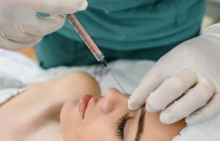 ربة
      منزل
      وطبيب
      التجميل..
      تحريات
      المباحث
      تكشف
      ما
      حدث
      داخل
      العيادة