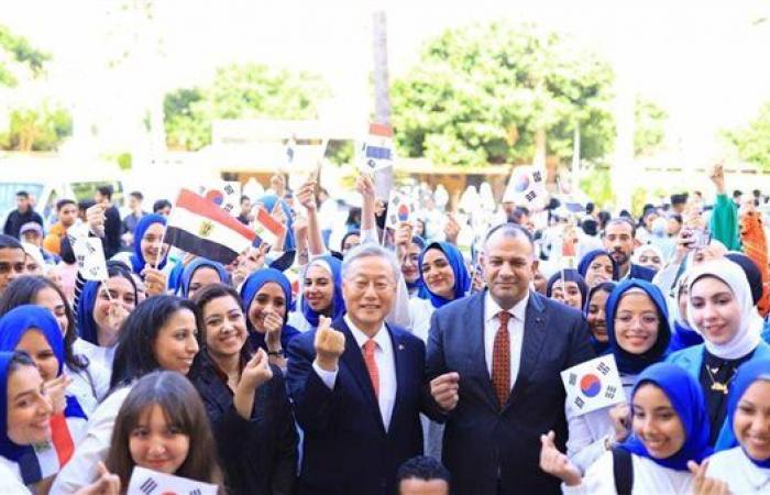 سفير
      كوريا
      الجنوبية:
      ثقافتنا
      تحظى
      بشعبية
      كبيرة
      في
      مصر