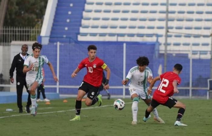 بعد
      الخسارة
      أمام
      المغرب
      بخماسية:
      منتخب
      مصر
      يفوز
      على
      الجزائر
      (1/2)
      في
      تصفيات
      شمال
      أفريقيا
      تحت
      17
      عاما