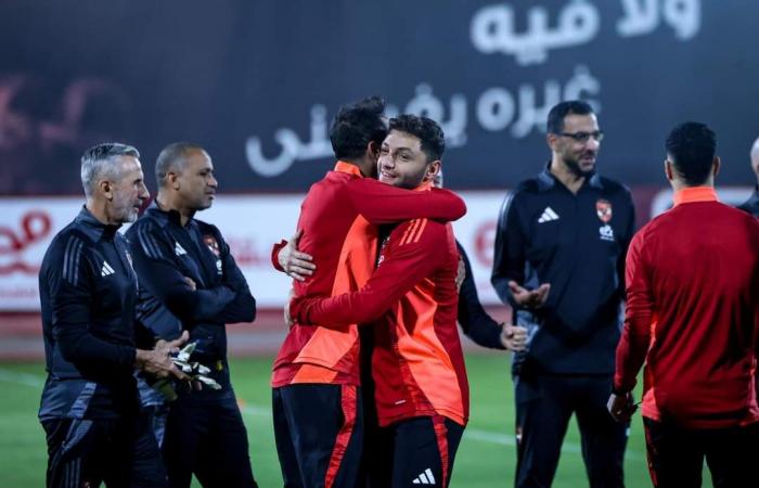 بمشاركة
      ياسر
      إبراهيم..
      الأهلي
      يعود
      للتدريبات
      استعدادا
      لمواجهة
      الاتحاد
      في
      الدوري