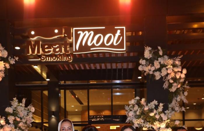 أحمد
      فهمي
      يفتتح
      الفرع
      الخامس
      ل"meat
      moot"
      وسط
      أجواء
      عالمية