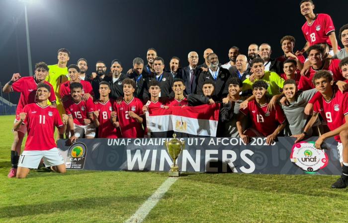 وزير
      الشباب
      والرياضة
      يهنئ
      منتخب
      مصر
      للناشئين
      لفوزه
      بدورة
      شمال
      أفريقيا
      والتأهل
      لأمم
      أفريقيا
      لأول
      مرة
      منذ
      14
      عاما