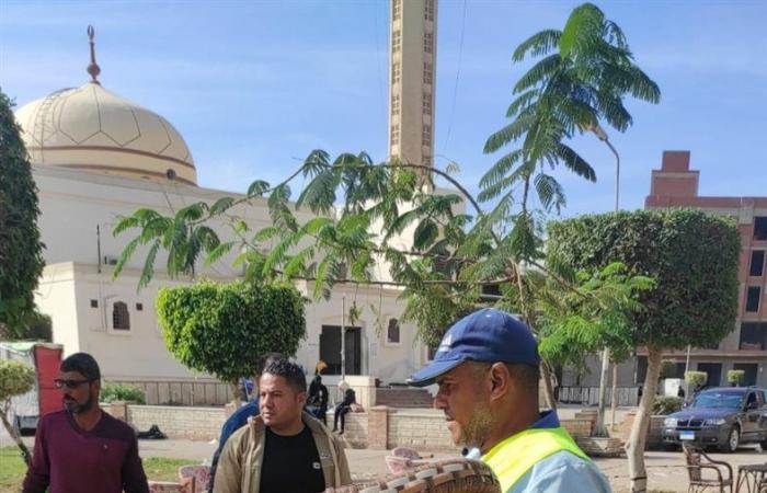 حملة
      مكبرة
      لإزالة
      الإشغالات
      والباعة
      الجائلين
      في
      دمياط
      الجديدة
      (صور)