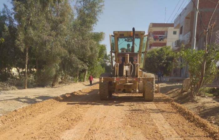 محافظة
      البحيرة
      تواصل
      تنفيذ
      مشروعات
      تطوير
      الطرق
      ضمن
      مبادرة
      "حياة
      كريمة"